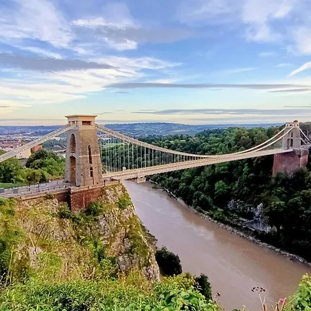Centre Double Bedroom With Private Bathroom Apartment Bristol